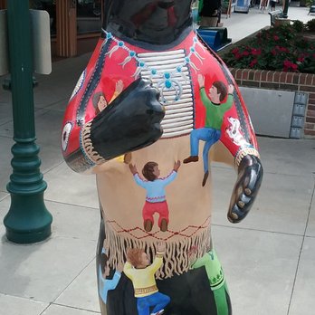 Downtown Hendersonville - Standing bear. - Landmarks & Historical Buildings Near Me - Hendersonville, North Carolina