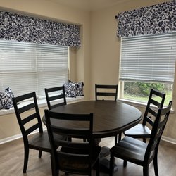 The Rustic Mile - Table
