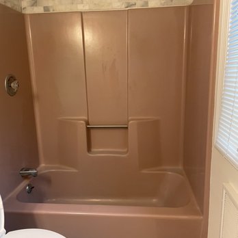 Superior Bathtub Refinishing - 1980s Mauve unit - Refinishing Services Near Me - Lynnfield, Massachusetts