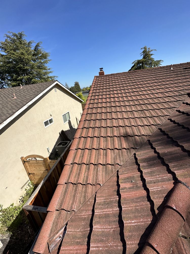 Slide of Suarez Roofing