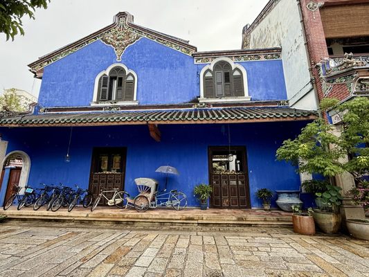Cheong Fatt Tze, The Blue Mansion by null