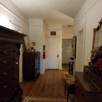 The Veranda Historic Inn - Upstairs hallway. - Hotels Near Me - Senoia, Georgia The Veranda Historic Inn - Upstairs hallway. - Hotels Near Me - Senoia, Georgia