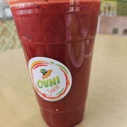 Ovni Juice - Vampire juice !!  Orange Carrots Beets Celery Lemon and Apple  look at that color !!