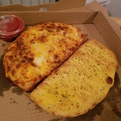 Pronto Pizza - Breadsticks and cheese bread didn't have much flavor...very sad!