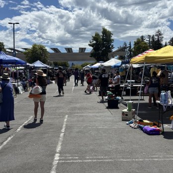 De Anza Flea Market - Flea Markets Near Me - Cupertino, California