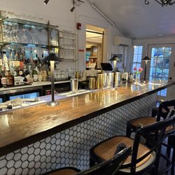 Shelter Harbor Inn