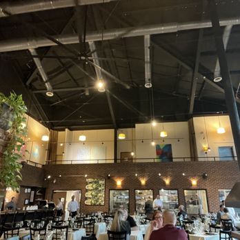 Town 220 Restaurant - Warm atmosphere - New American Near Me - Madison, Georgia