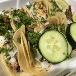 Takos Y Mas - Tacos....