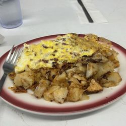 Tony's Newburgh Lunch - Bacon omelette with Side of Home Fries