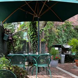 Landmark Cafe & Creperie - Patio
