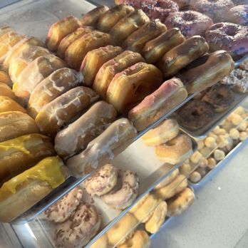 Red Donut Shop - More donuts - Donuts Near Me - Lexington, North Carolina Red Donut Shop - More donuts - Donuts Near Me - Lexington, North Carolina
