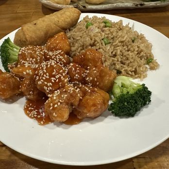 DINER'S HAVEN - 6. Sesame Chicken Dinner Combo - Chinese Near Me - Wallingford, Connecticut