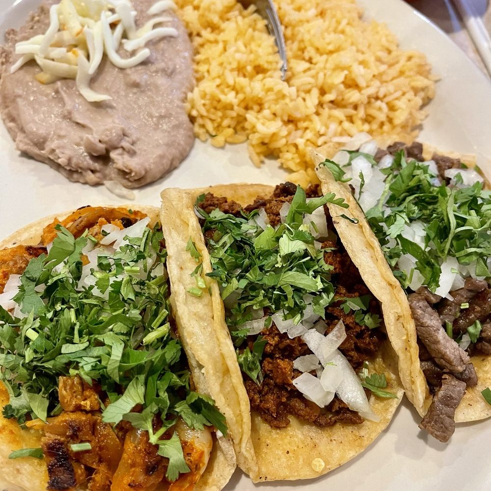 Mariscos El Amigo 2 - a plate of mexican food - Mexican Near Me - Elgin, Illinois Mariscos El Amigo 2 - a plate of mexican food - Mexican Near Me - Elgin, Illinois