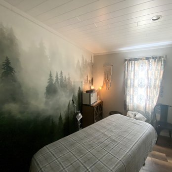 Breckenridge Mountain Massage - Massage Room - Massage Therapy Near Me - Breckenridge, Colorado Breckenridge Mountain Massage - Massage Room - Massage Therapy Near Me - Breckenridge, Colorado
