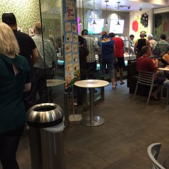 Yogurtland - So many peepz on a hot summer night - Ice Cream & Frozen Yogurt Near Me - Santa Ana, California