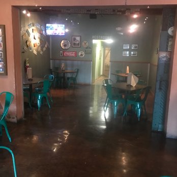 Bar-B-Que Station - Great atmosphere - Barbeque Near Me - Independence, Louisiana