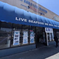 USA Daily Live Seafood Market - Front of the USA DAILY SEAFDOD location