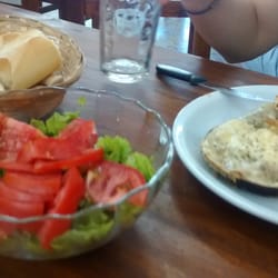 Fratelli Resto Bar - Berenjena a la napolitana con ensalada!
