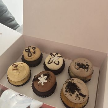 Georgetown Cupcake - Top left to bottom right: PB Fudge, Chocolate Marshmallow, Cookies and Creme, Salted Caramel, Hot Cocoa, Cookies and Creme Cheesecake - Cupcakes Near Me - Washington, DC, District of Columbia