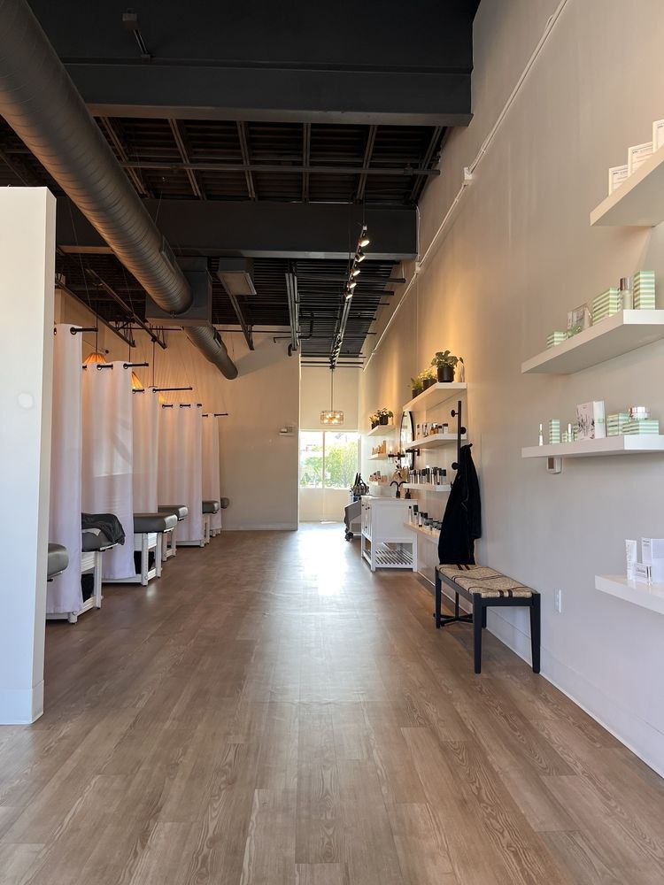 FACE FOUNDRIÉ WOODBURY Updated September 2024 9955 Hudson Pl