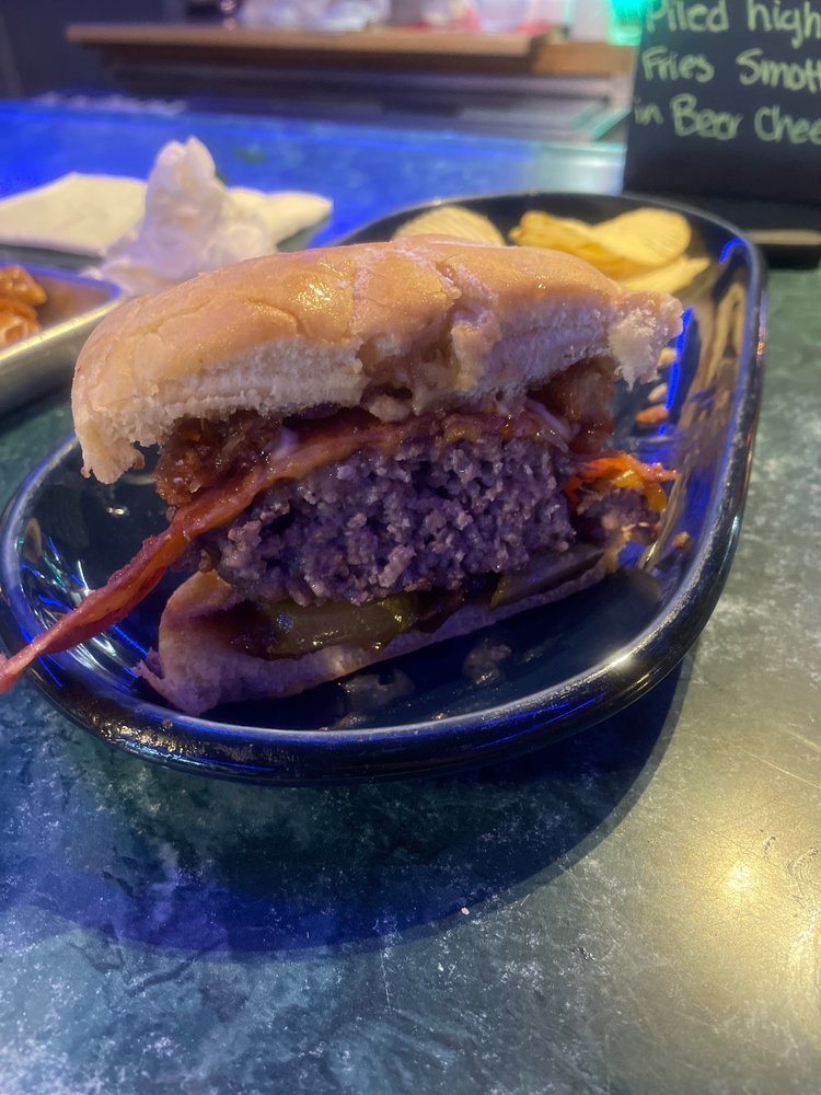 WHISTLE STOP BAR & GRILL Updated May 2024 25 Photos & 18 Reviews 23 N Spring St