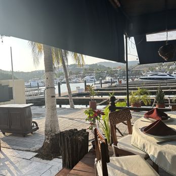El Galeon - Outside seating - Italian Near Me - Zihuatanejo, GRO El Galeon - Outside seating - Italian Near Me - Zihuatanejo, GRO