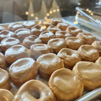 Daily Dozen Doughnut - Bakeries Near Me - Seattle, Washington