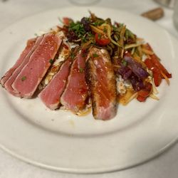 Martine's RiverHouse Restaurant - Seared Tuna