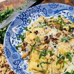 1 Lb. Chicken Gorgonzola and Walnuts Ravioli