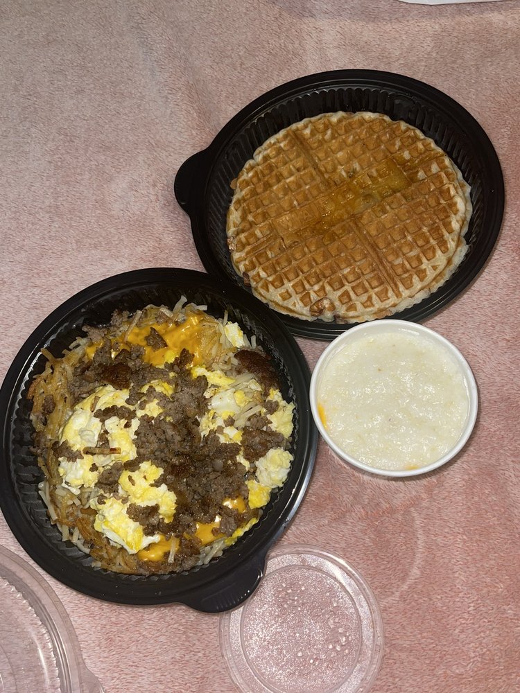 WAFFLE HOUSE Updated June 2024 10 Reviews 636 Bessemer Super Hwy, Fairfield, Alabama