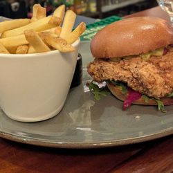 Dingle Benners Hotel - Buttermilk chicken burger
