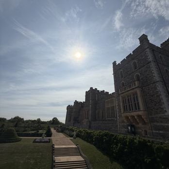 The Windsor Castle - Pubs Near Me - Windsor, WNM
