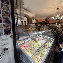 Antica Gelateria - Inside gelato selection