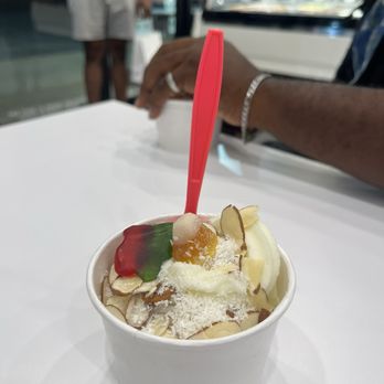 Bazaria Sweets - Original Tart Frozen Yogurt - Ice Cream & Frozen Yogurt Near Me - Plano, Texas