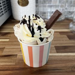 Crepes N' Cream - Kit-Kat Rolled Ice Cream