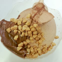 Nutella Concept Bar - Coppetta media gelato con nutella e granella di pane 3€