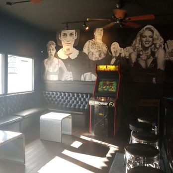Retro Junkie - Cocktail Bars Near Me - Walnut Creek, California Retro Junkie - Cocktail Bars Near Me - Walnut Creek, California