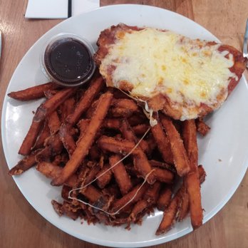Schnitz - Chicken Parma with regular sweet potato chips and bbq sauce. Usually I have the regular chips, but today I wanted something different. - Fast Food Near Me - Wantirna South, VIC Schnitz - Chicken Parma with regular sweet potato chips and bbq sauce. Usually I have the regular chips, but today I wanted something different. - Fast Food Near Me - Wantirna South, VIC