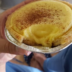 Le Saigon Bakery - Custard tart