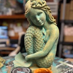 The Vintage Mermaid - mermaid statue