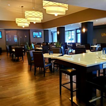 CAVU Kitchen Bar - Cavu - Bars Near Me - Richmond, British Columbia