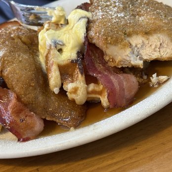 Macky's Grill - Chicken and waffles - Burgers Near Me - Payson, Arizona