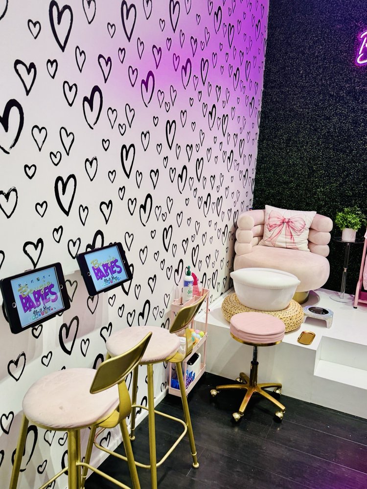 BouGie Babies Nail Spa Logo