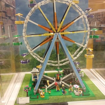 The Lego Store - Toy Stores Near Me - Glendale, California