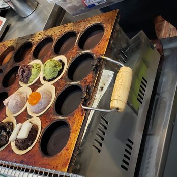 Bearin Wheel Pie - Making the pies! - Desserts Near Me - Flushing, New York