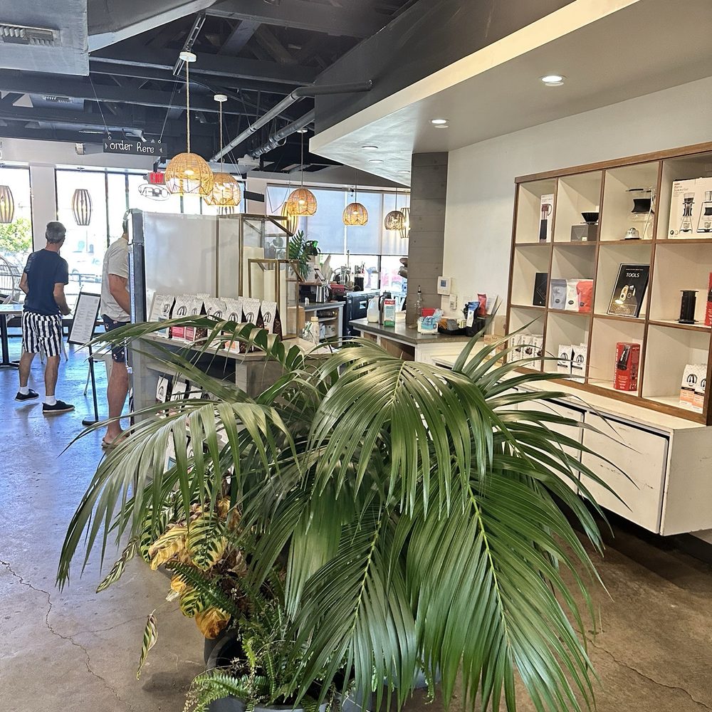 Akamai Coffee - Coffee & Tea Near Me - Kihei, Hawaii