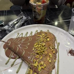 Dubai Chocolate Crepe (54) Dubai Chocolate Strawberries