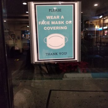 Ngự Bình Restaurant - Sign for customers to wear mask but doesn't apply to kitchen workers. - Vietnamese Near Me - Westminster, California Ngự Bình Restaurant - Sign for customers to wear mask but doesn't apply to kitchen workers. - Vietnamese Near Me - Westminster, California