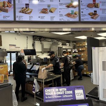 Taco Bell - The hard working kitchen! - Fast Food Near Me - Scottsdale, Arizona Taco Bell - The hard working kitchen! - Fast Food Near Me - Scottsdale, Arizona