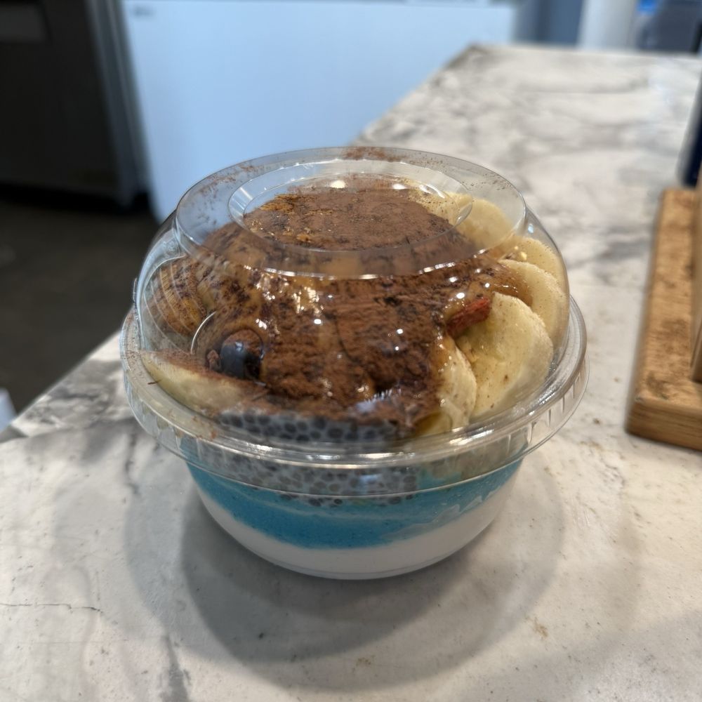 Island Bodega - Bear Bowl (close-up) - Acai Bowls Near Me - Cerritos, California